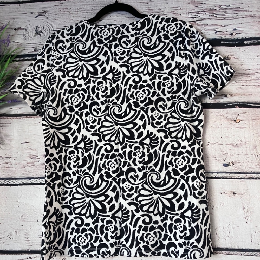 Talbots black and white floral top - Picture 2 of 6